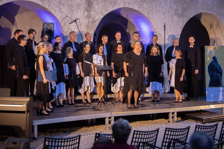 D O M O V I N I – koncert pesmi z domoljubno tematiko