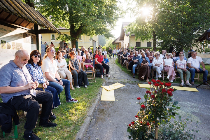 Fotoutrinki s Križnikovega pravljičnega festivala 2025