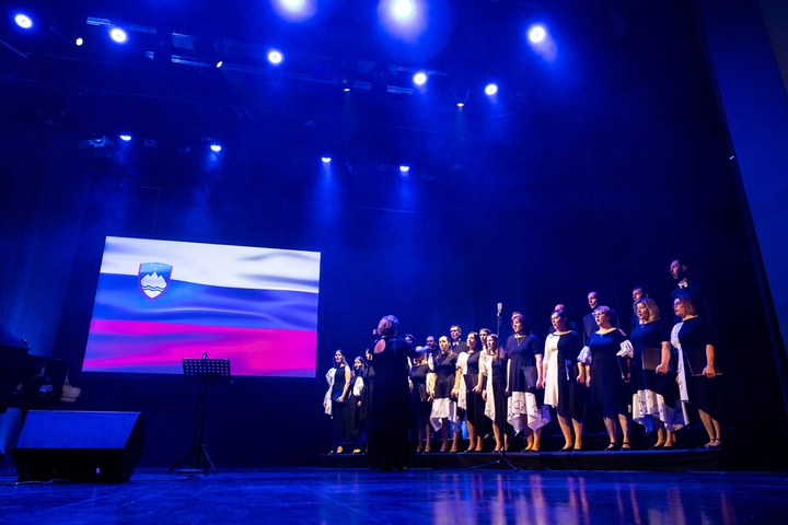 Dr. Ernest Petrič: »Demokracija pomeni sobivanje različnosti.«