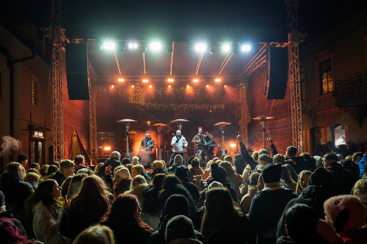 Pravljični Kamnik zaživel v ritmih legendarnih Mambo Kings